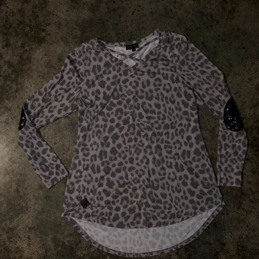 Simply Southern Shirt Womens Large Blue Leopard Crisscross V Neck Elbow Patches - Picture 2 of 9